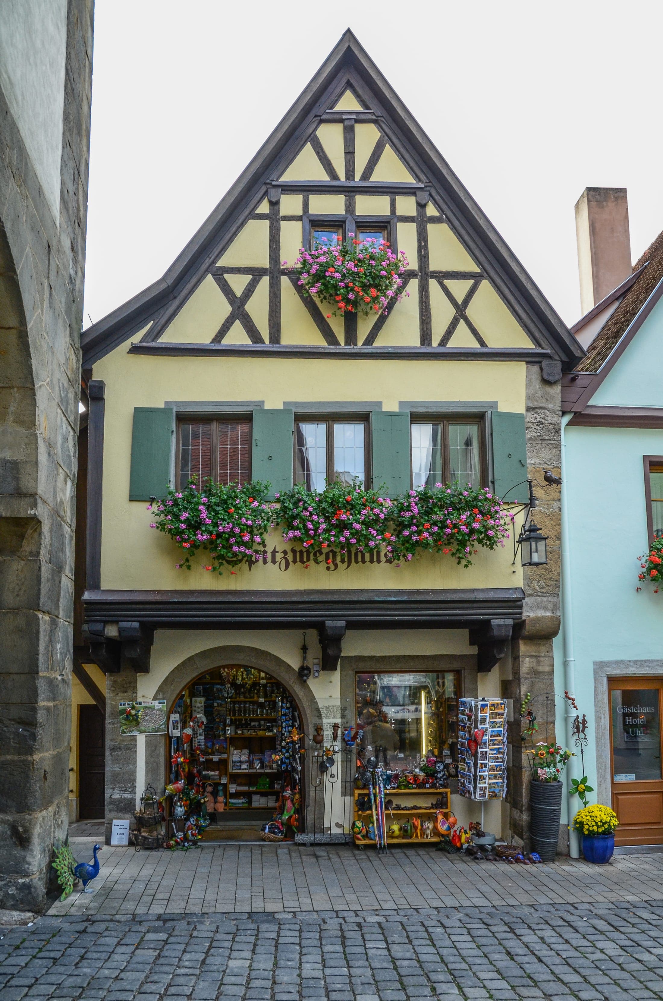The Plönlein, iconic fork of half-timbered houses in the medieval walled town of Rothenburg ob der Tauber, Germany